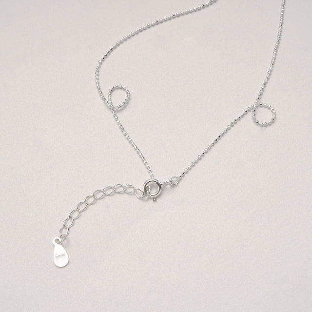 The clasp of 925 silver chain.