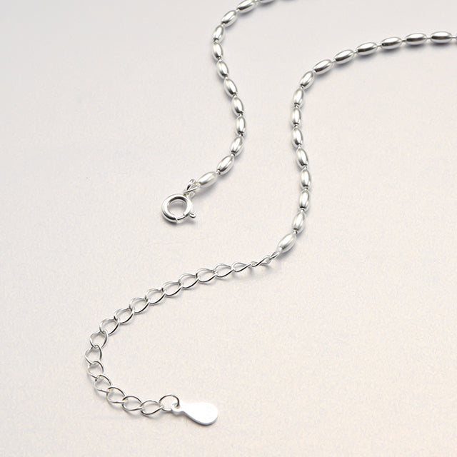 The clasp of 925 silver chain.