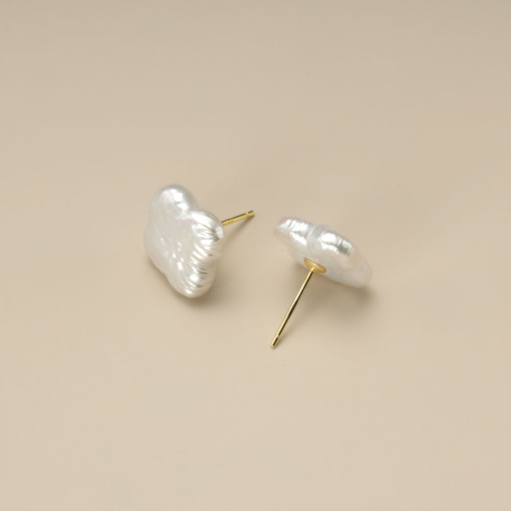 Clover pearl earrings.