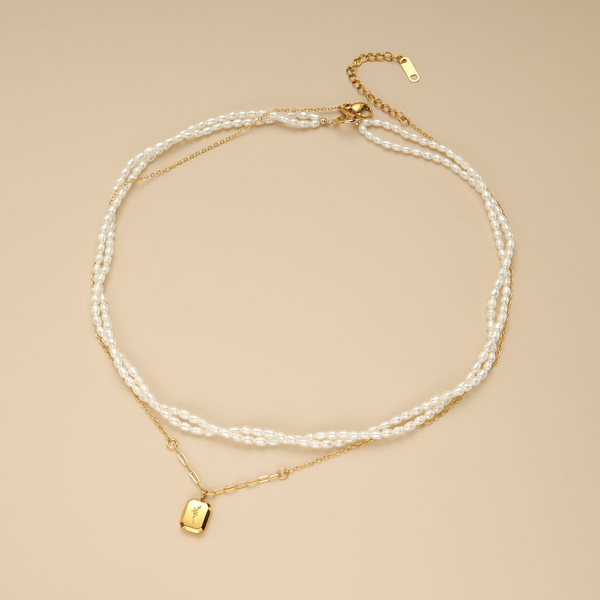 A double layer pearl necklace.