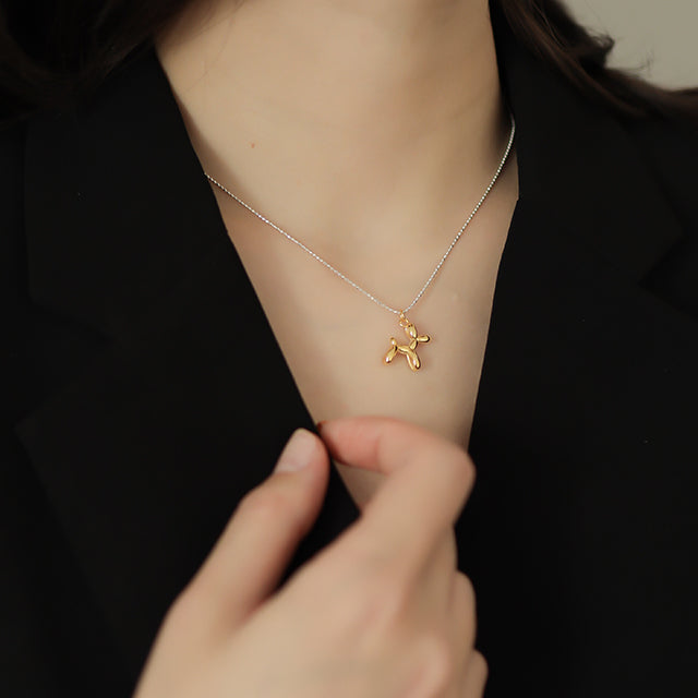 A everyday necklace on women neck.