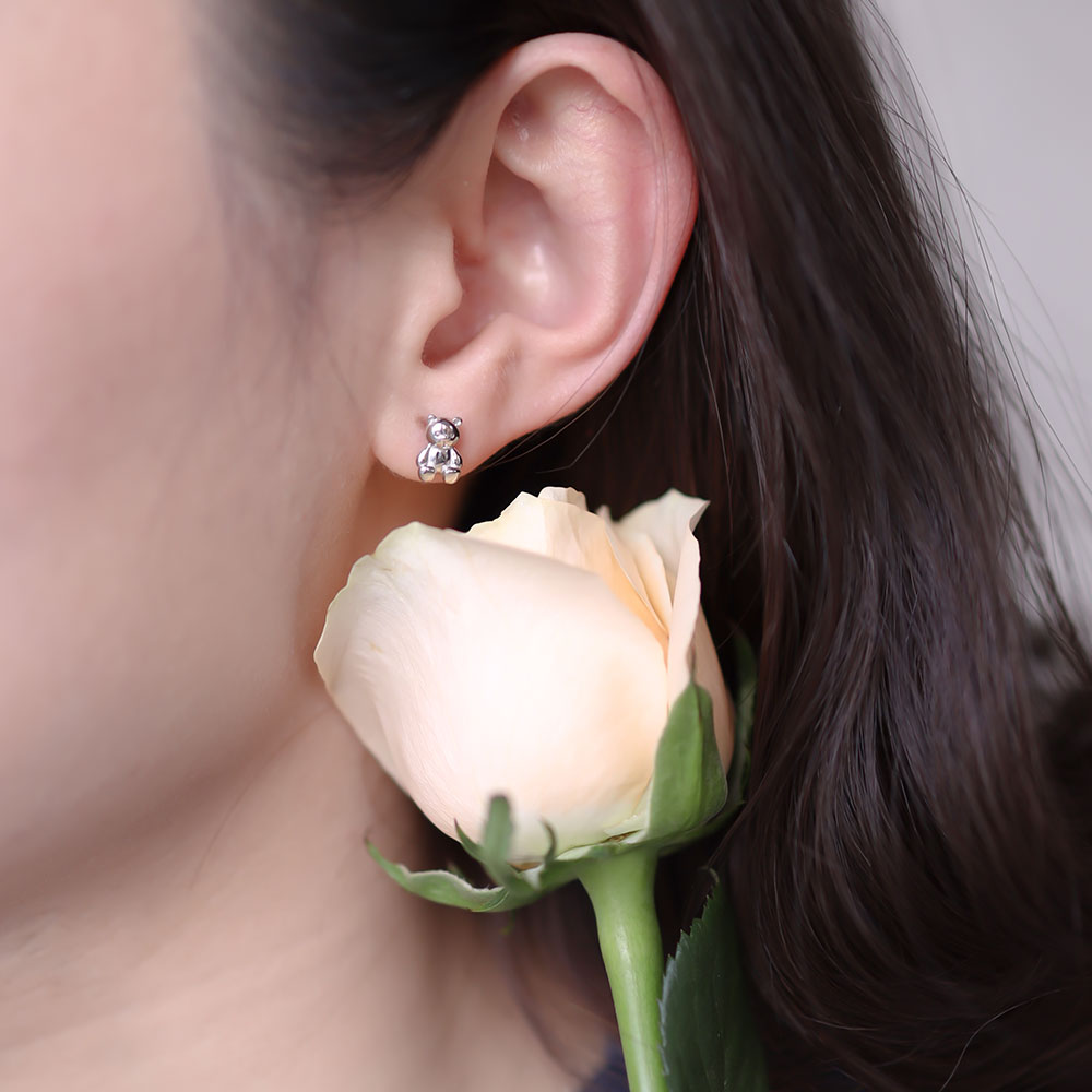 Good quality earrings for women.