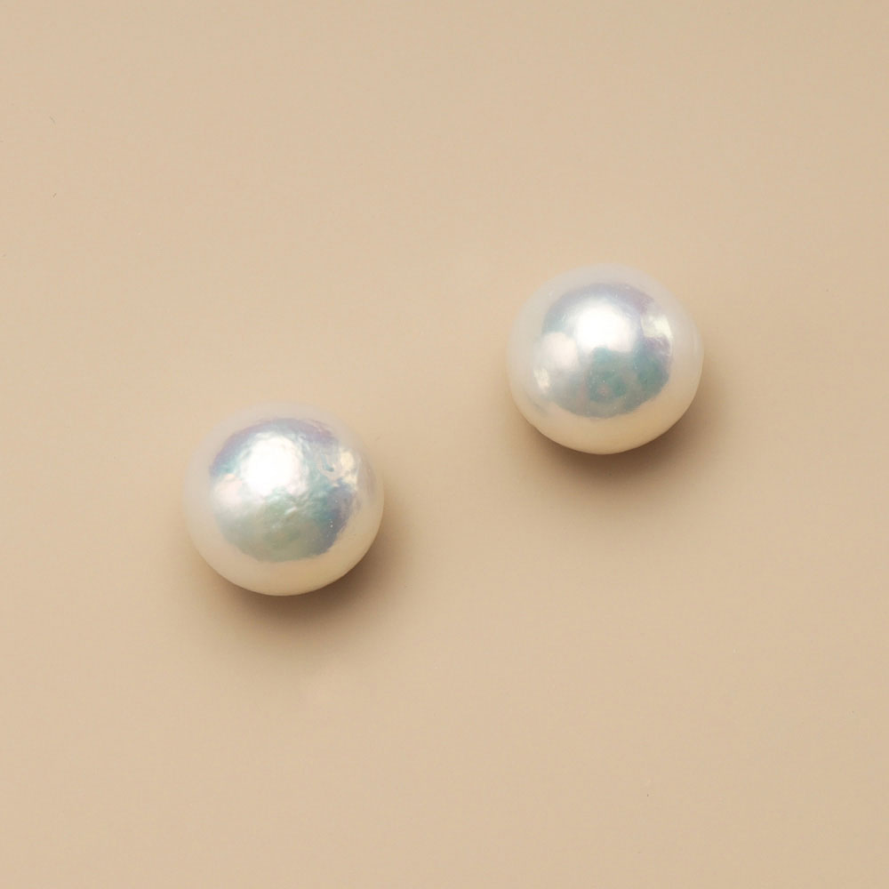 A pair of 11-12mm large freshwater pearls for jewellery making.