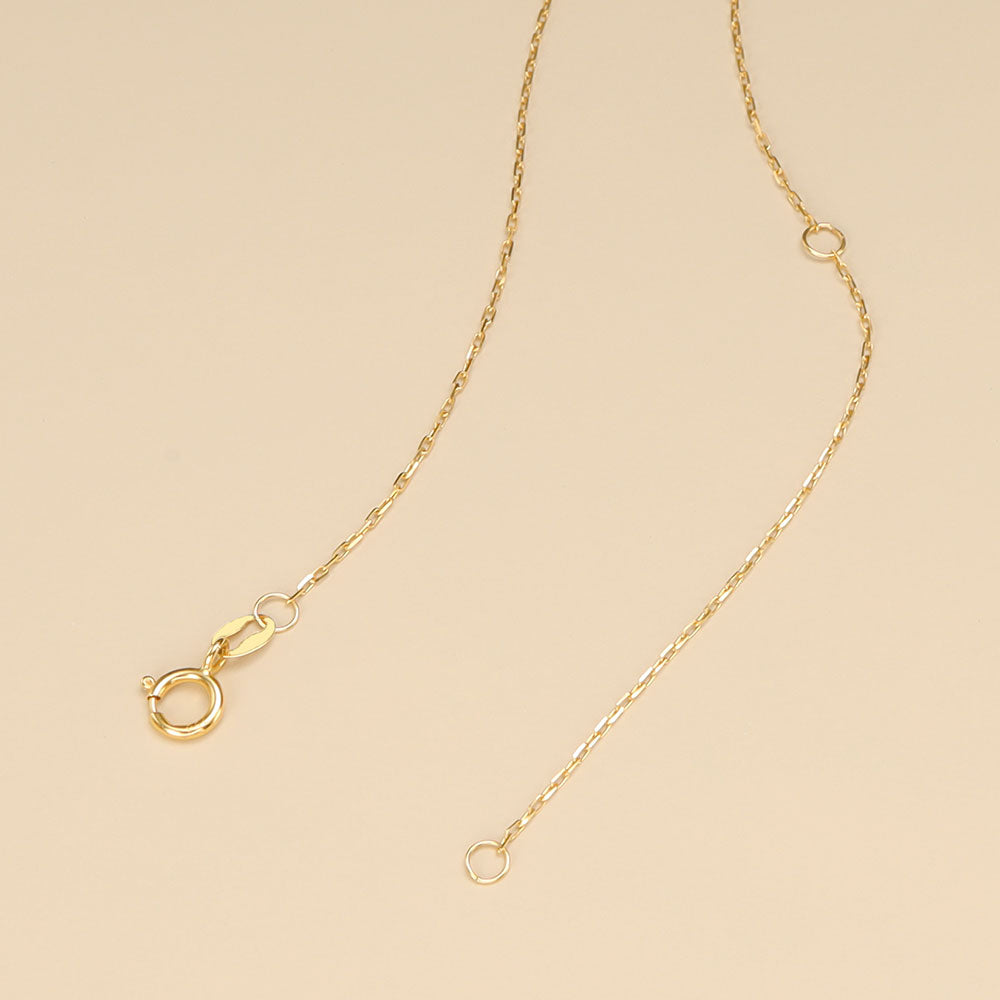 A opened real gold chain.